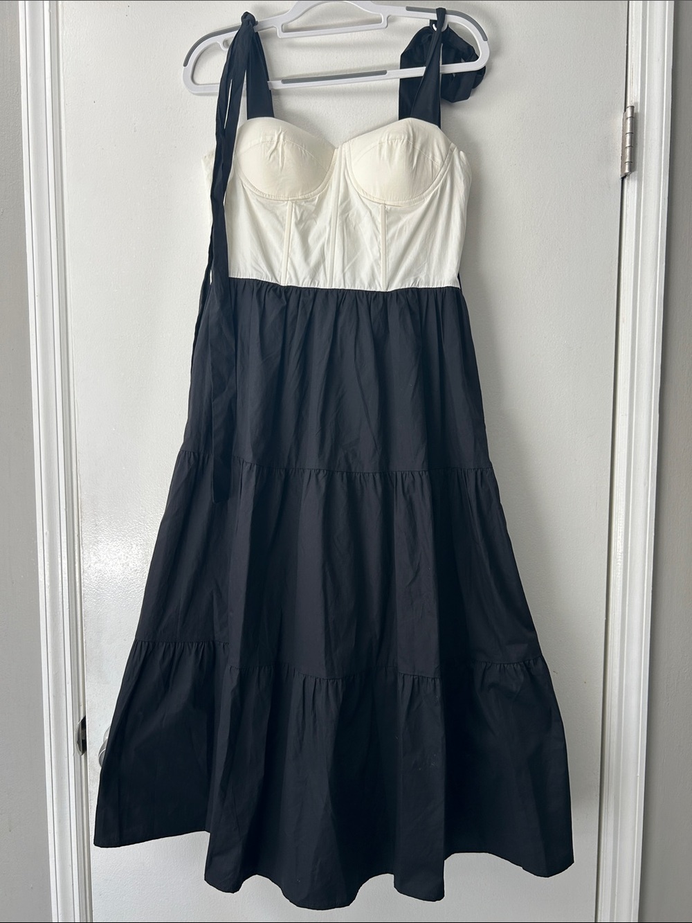 AUREUM Black and White Tie-Shoulder Bustier Midi Dress